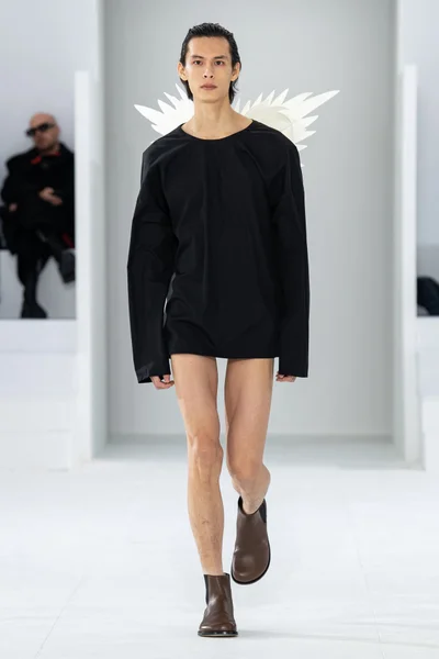 Look 18